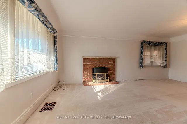 Additional image 3 of 547 Roxborough Ave