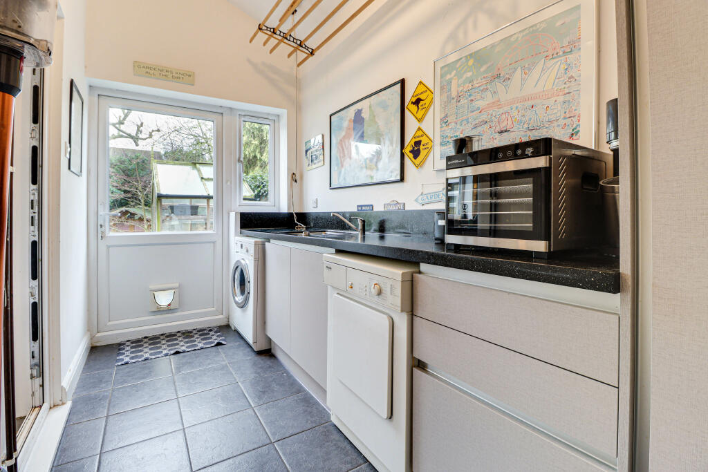 Additional image 12 of Kinsbourne Close, Harpenden, Hertfordshire, AL5