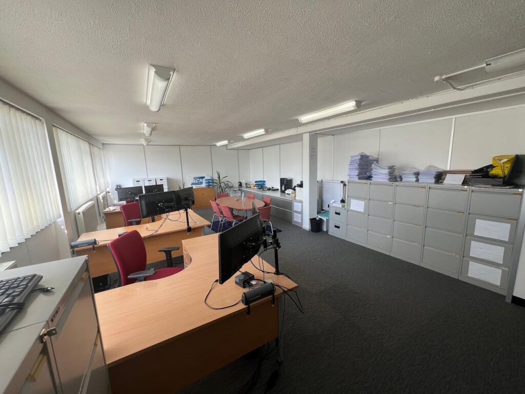 Additional image 11 of 104 High Street, London Colney, St. Albans, AL2 1QL