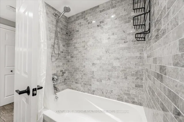 Additional image 29 of 27 Alba St