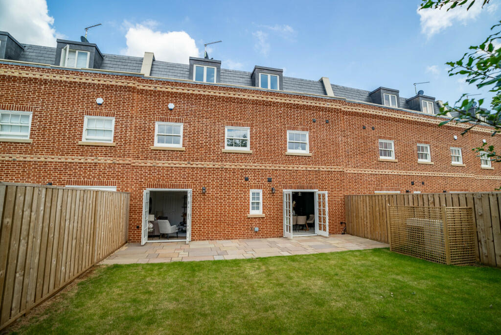 Additional image 16 of Bowgate Mews, St. Peters Close, St. Albans, Hertfordshire, AL1