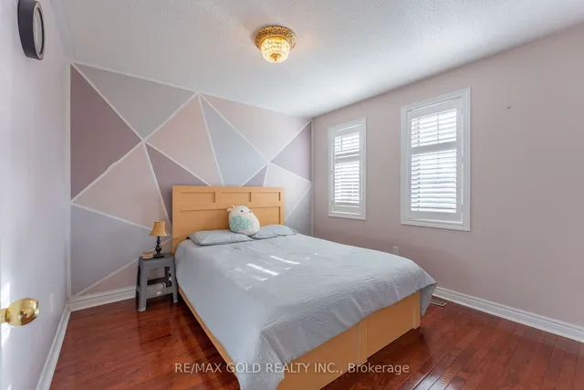 Additional image 11 of 16 Runnymede Cres