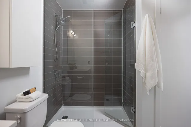 Additional image 27 of 630 Queen St Unit 404