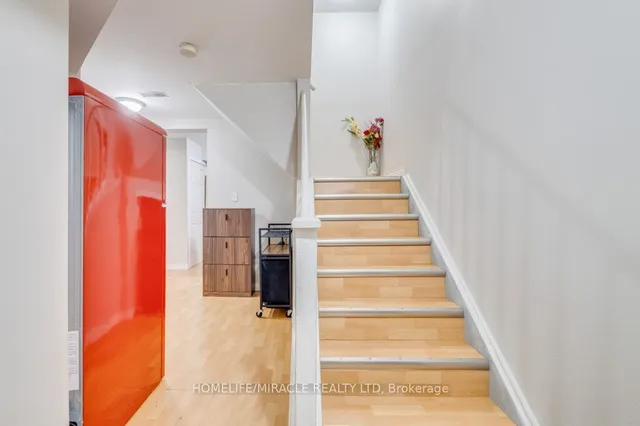 Additional image 19 of 42 Sufi Cres