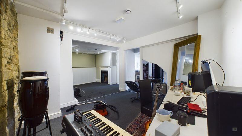 Additional image 4 of 16 Hendford, Yeovil