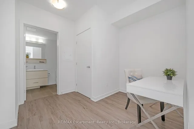 Additional image 27 of 320 PLAINS Rd Unit 220