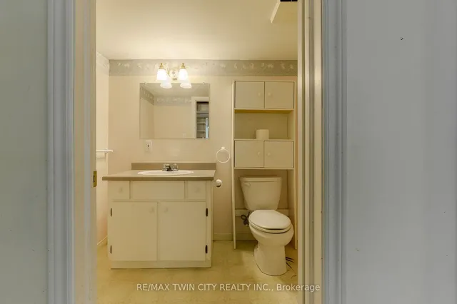 Additional image 24 of 547 Roxborough Ave