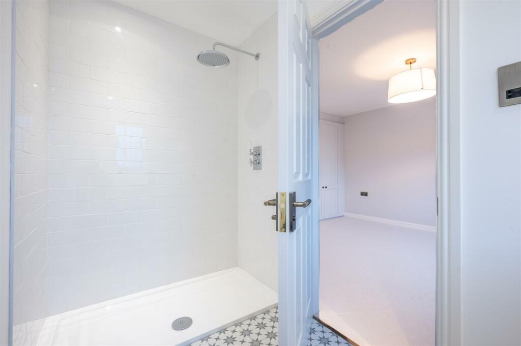 Additional image 11 of Old Warwick Road