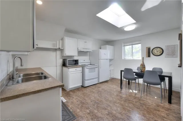 Additional image 14 of 331 Park St Unit 2