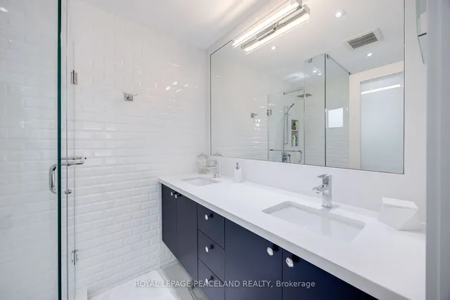 Additional image 15 of 38 Farmcrest Dr