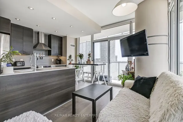 Additional image 27 of 1 Market St Unit 1413