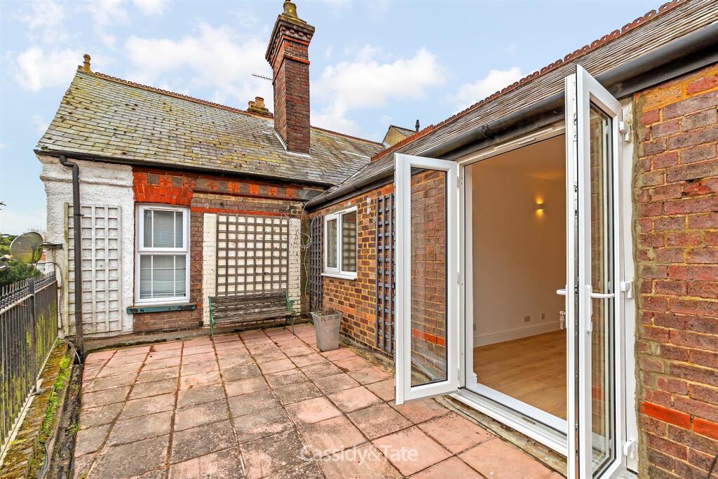 Additional image 16 of Victoria Road, Harpenden