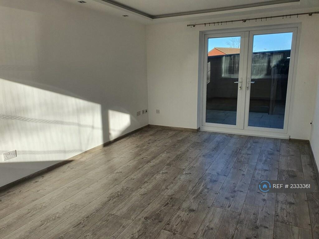 Additional image 6 of Saffron, Tamworth, B77