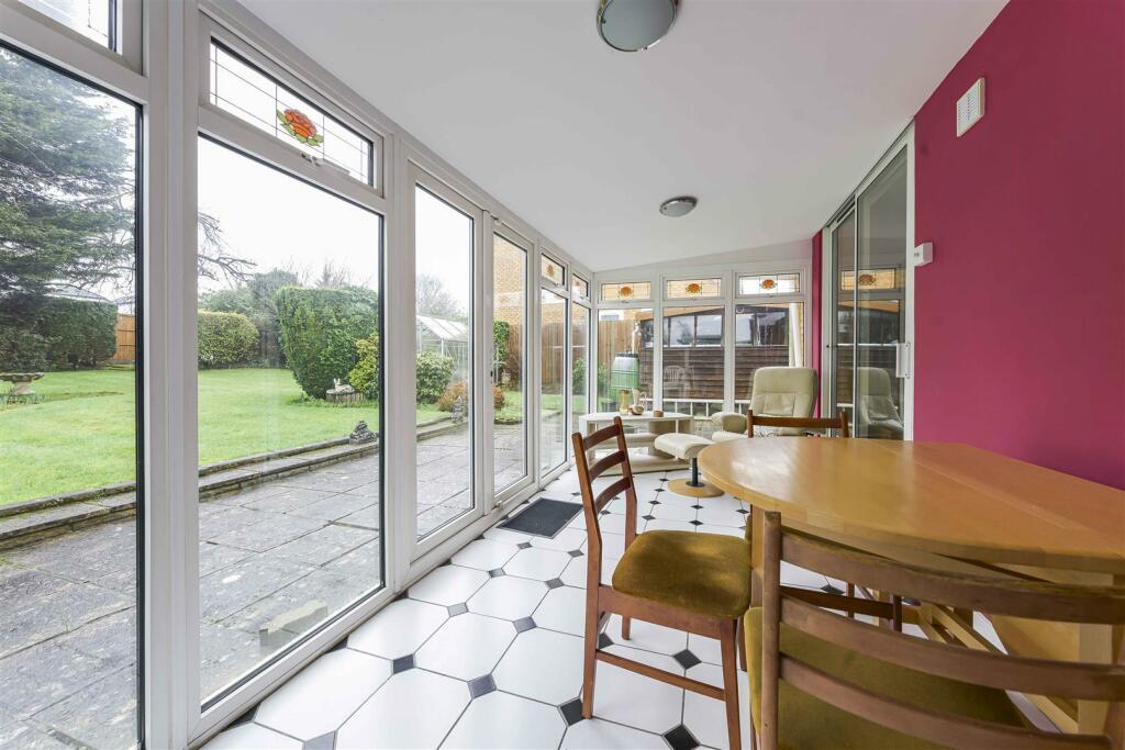 Additional image 8 of Dell Rise, Park Street, St. Albans