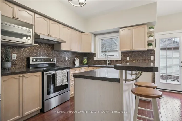 Additional image 12 of 183 Roxton Rd