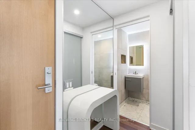 Additional image 10 of 629 King St W St Unit PH1411