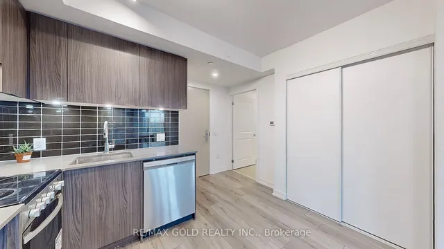 Additional image 17 of 395 Bloor St Unit 1410