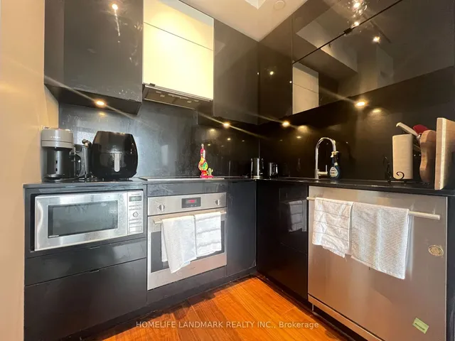 Additional image 8 of 125 Peter St Unit 2301