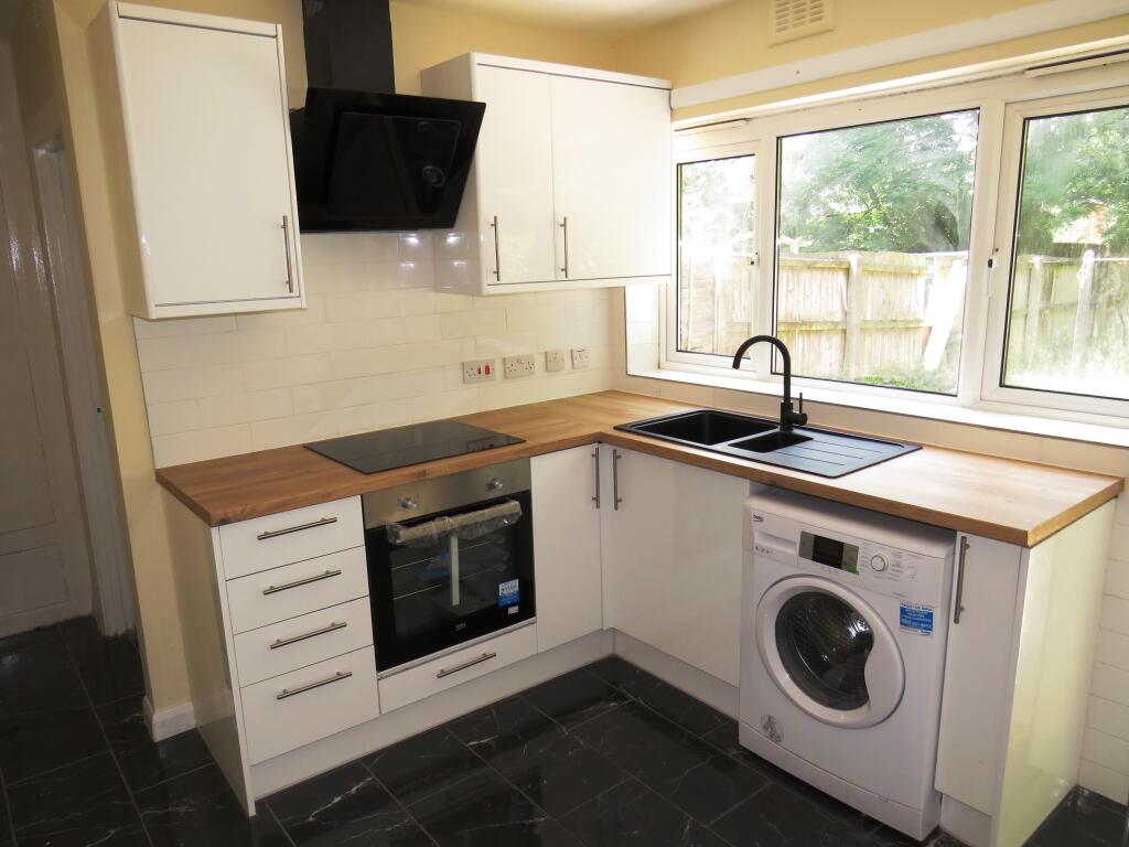 Additional image 4 of Basil Grove, Nothfield, B31