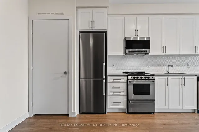 Additional image 13 of 212 King William St Unit 619