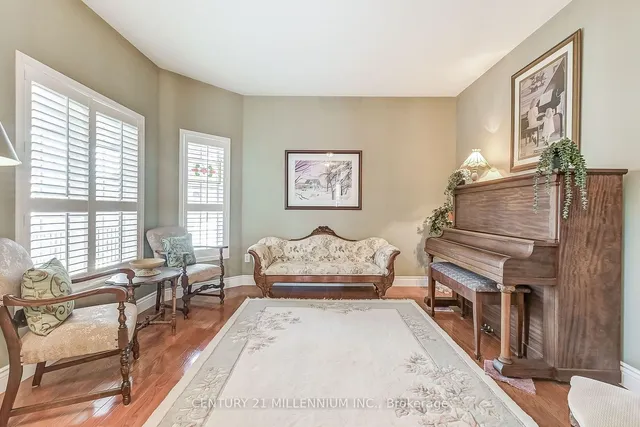 Additional image 4 of 6 Collingwood Ave