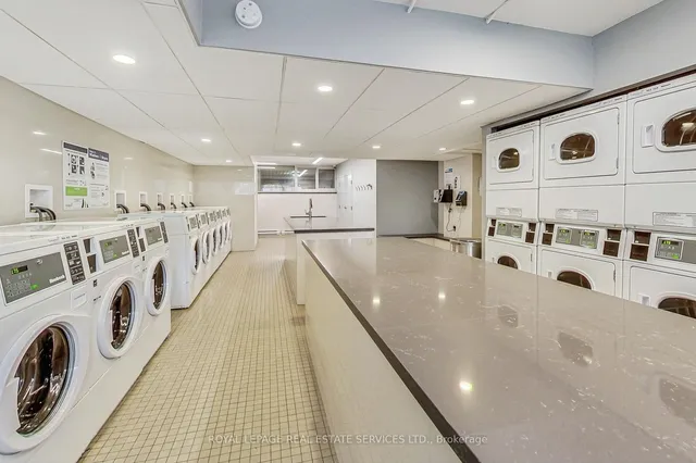 Additional image 15 of 30 Gloucester St Unit 1003