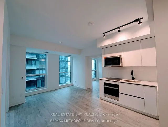 Additional image 13 of 327 King St Unit 4104