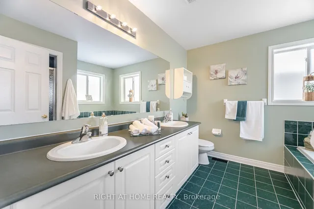 Additional image 21 of 1071 Kennedy Circ