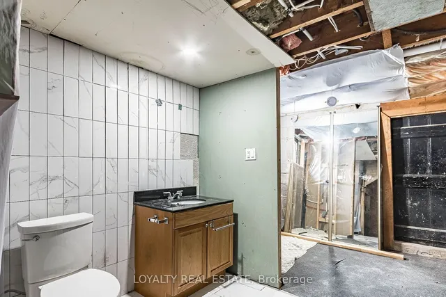 Additional image 20 of 704 Burgess Ave