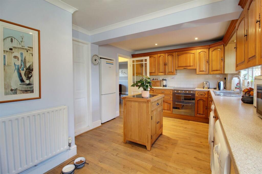 Additional image 12 of Peplins Way, Brookmans Park
