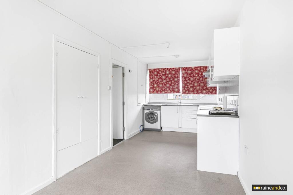 Additional image 3 of White Lion House, Town Centre