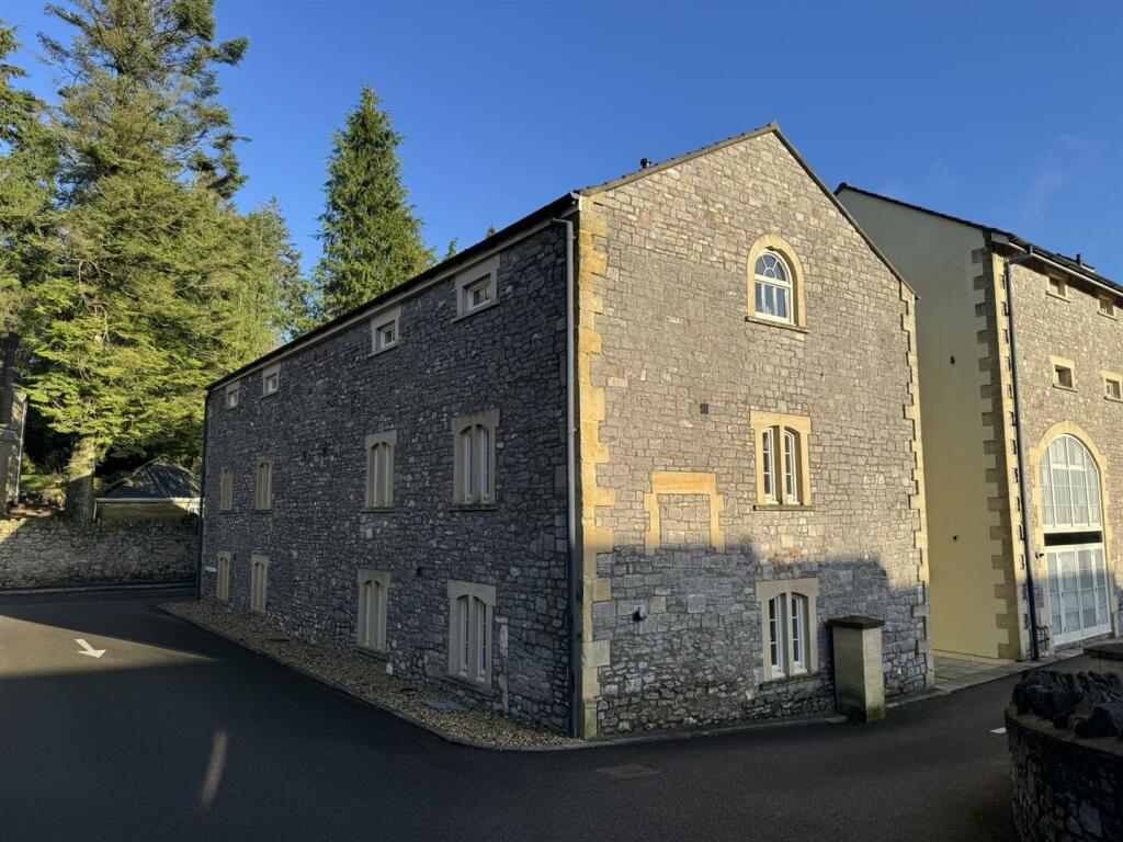 Additional image 20 of High Street, Oakhill