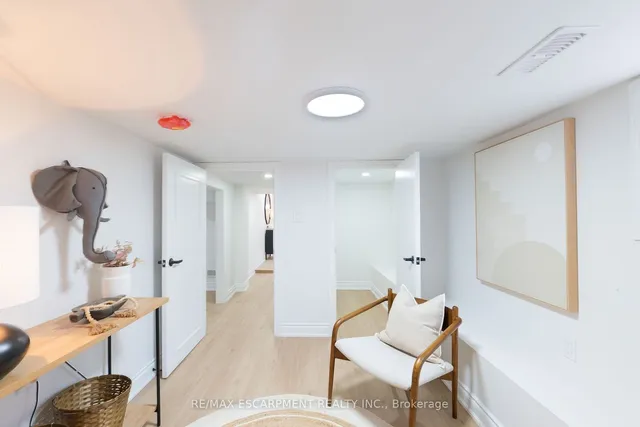 Additional image 30 of 20 Walter Ave