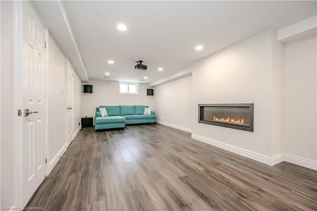 Additional image 33 of 201 Erinbrook Dr