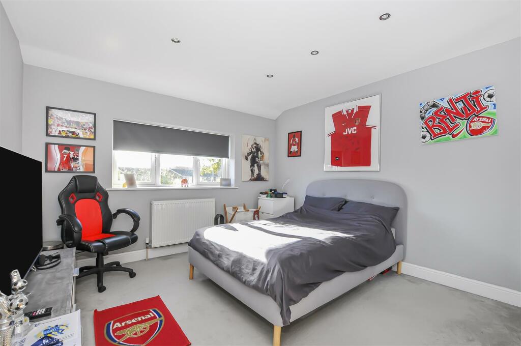 Additional image 10 of Birchwood Way, Park Street, St. Albans