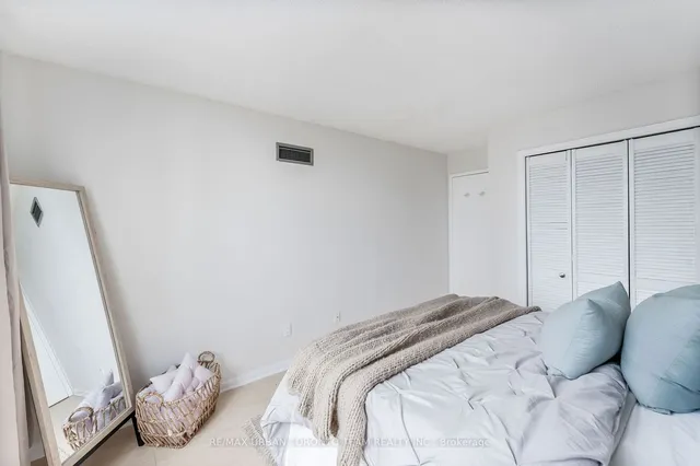 Additional image 26 of 25 Grenville St Unit 1905