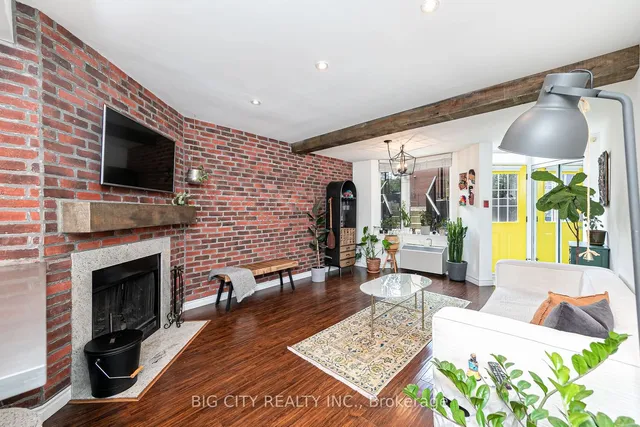 Additional image 5 of 570 Wellington St Unit 12B