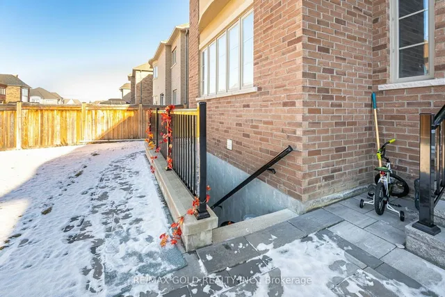 Additional image 25 of 9 Bedouin Cres