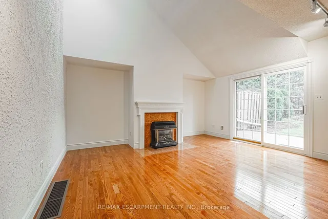 Additional image 11 of 105 WILSON St Unit 17