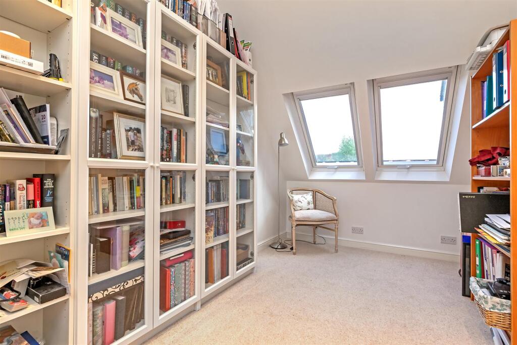 Additional image 13 of Longacres, St Albans, Hers