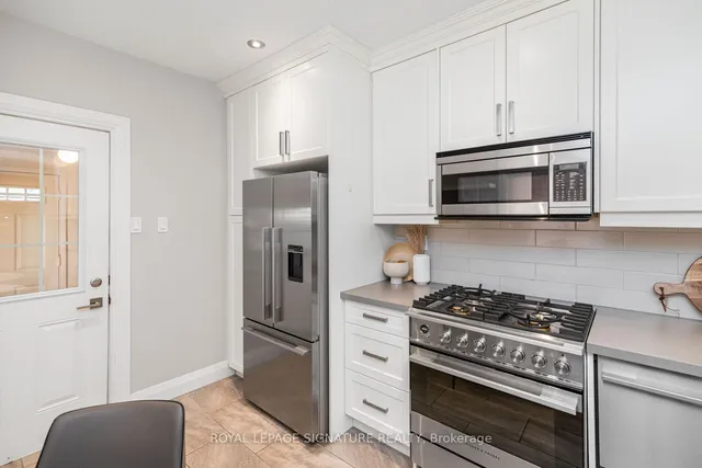 Additional image 17 of 62 Ray St