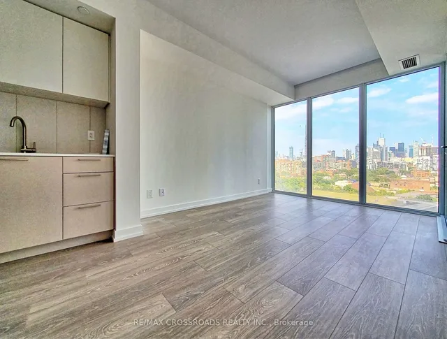 Additional image 2 of 19 Western Battery Rd Unit 1222