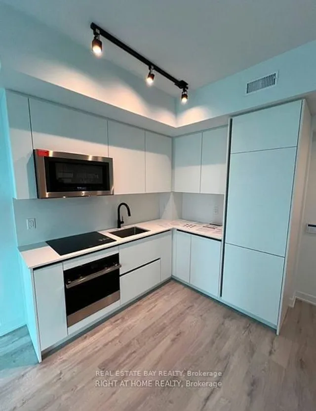 Additional image 5 of 327 King St Unit 4104