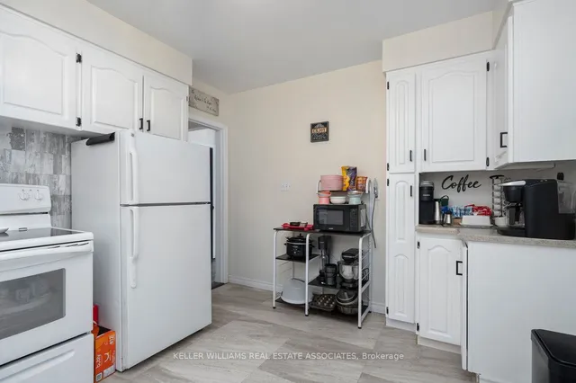 Additional image 10 of 53 Amoro Dr