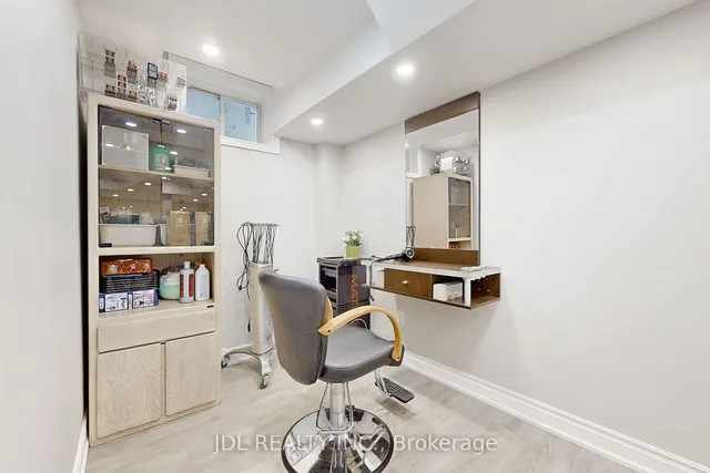 Additional image 36 of 2020 Quinte St