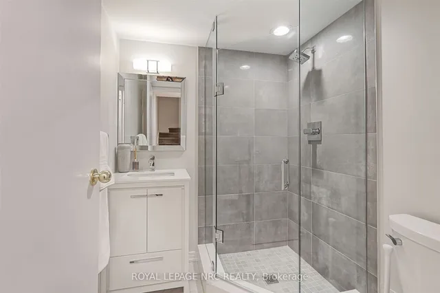 Additional image 27 of 21 Pirandello St Unit 1225