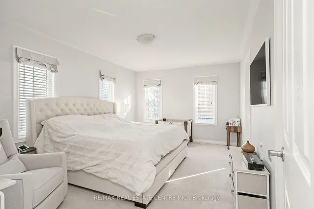 Additional image 21 of 27 Cedar Lake Cres