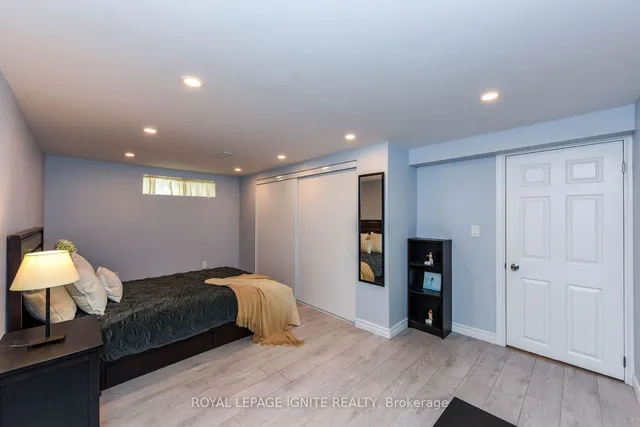 Additional image 27 of 208 Riverplace Cres