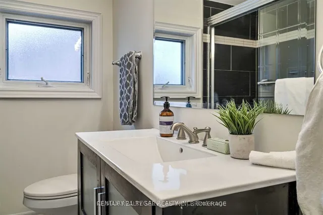 Additional image 31 of 41 Hardwick Crt