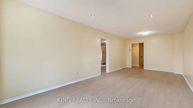 Additional image 8 of 8 Hummingbird Crt